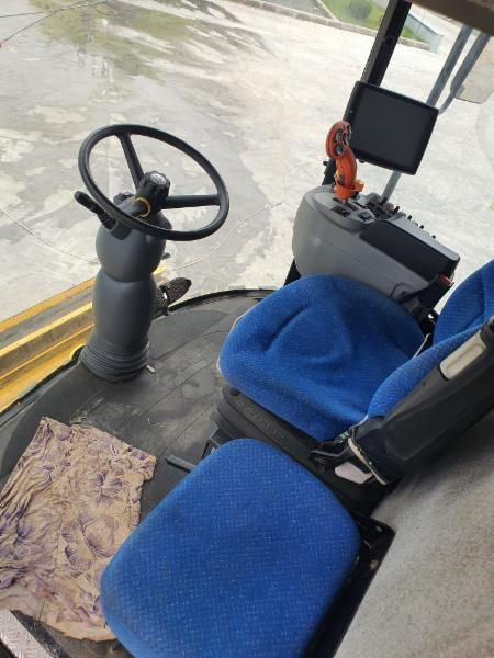 New Holland foto 6