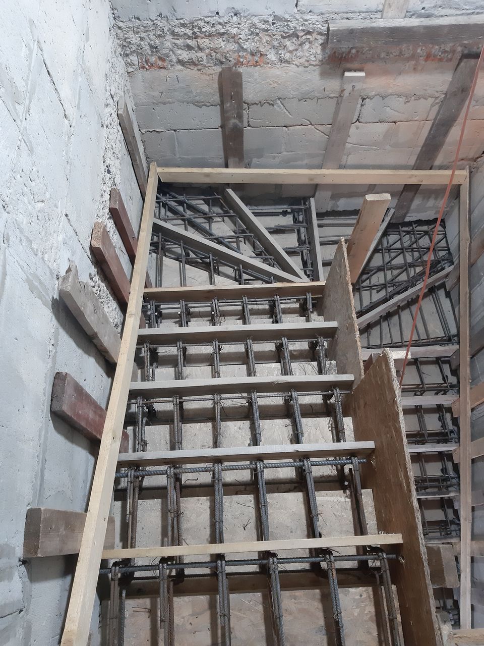 Scari din beton  лестнницы из бетона scari din beton armat foto 4