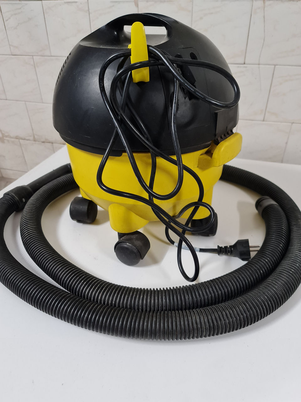 Профессиональный пылесос Karcher T191
