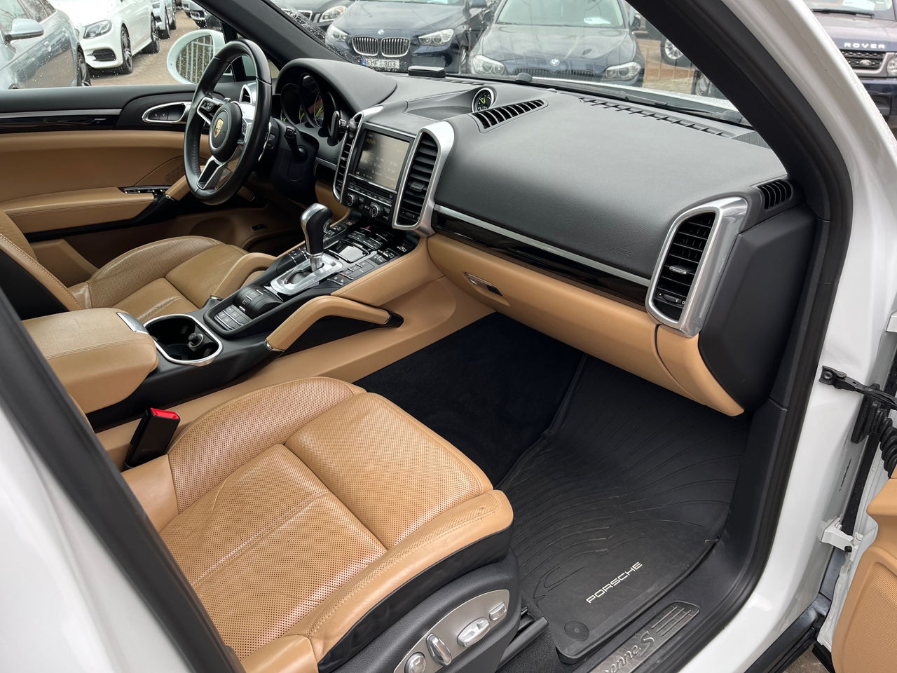 Porsche Cayenne foto 12