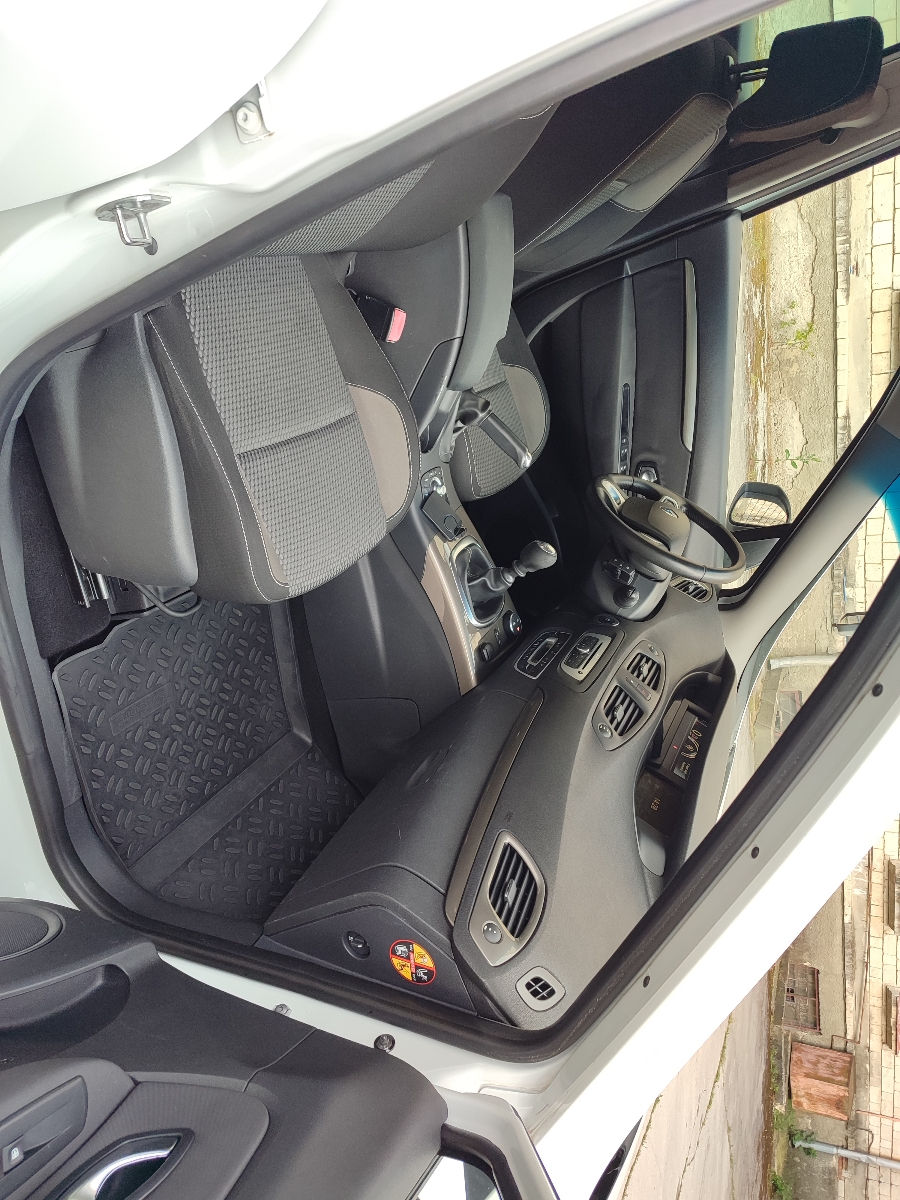 Renault Scenic фото 8