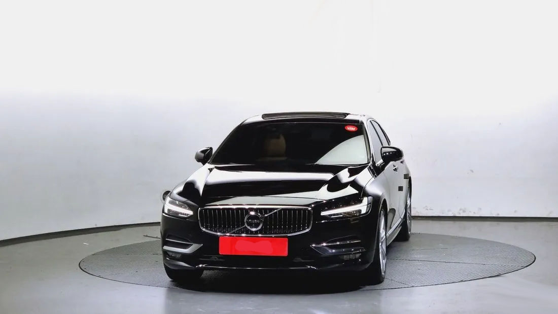 Volvo S90 foto 2