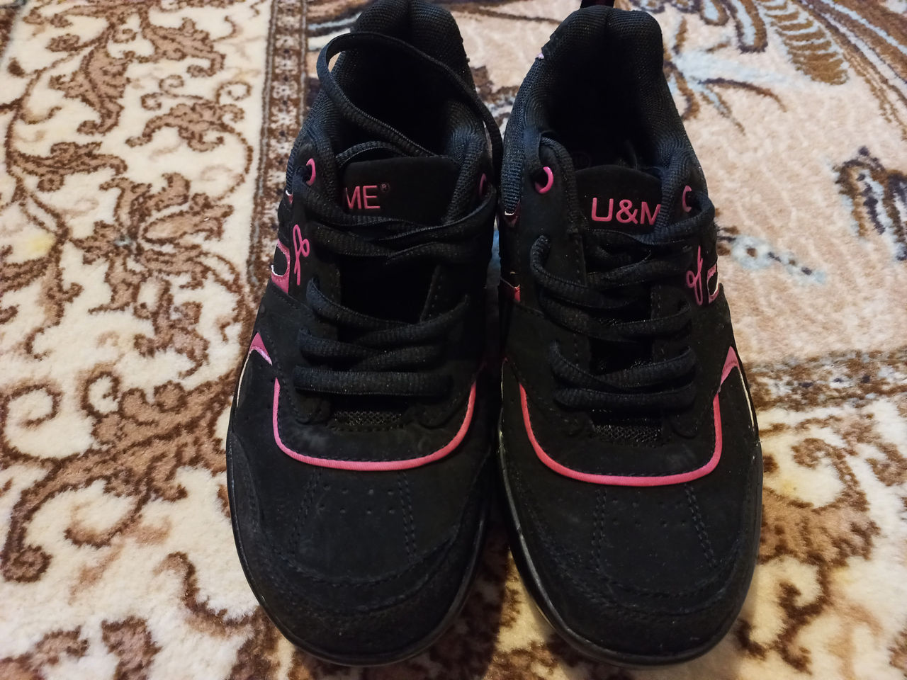 Adidași 400 lei