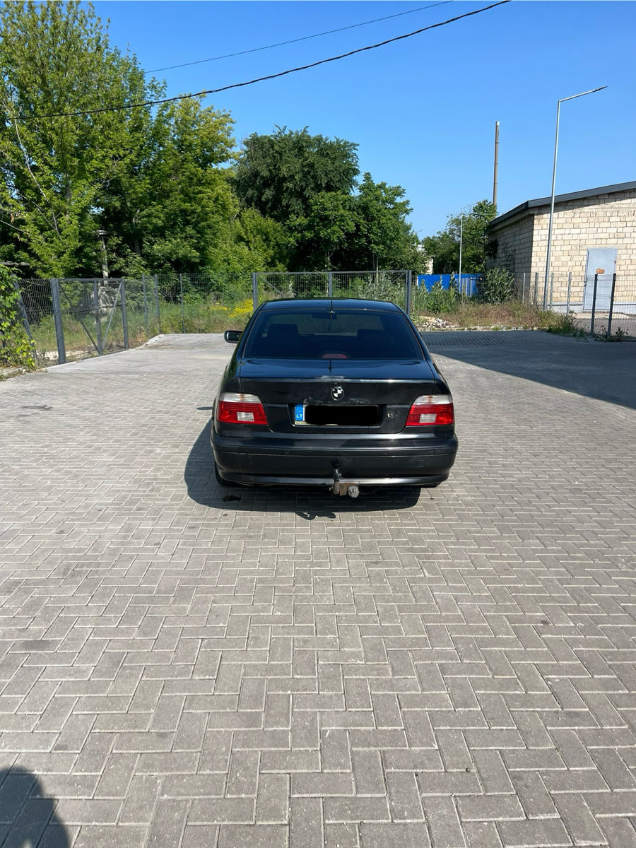 BMW 5 Series фото 2
