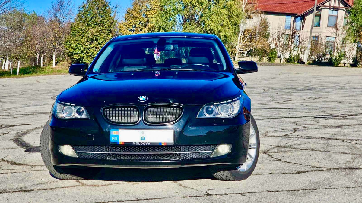 BMW 5 Series фото 0