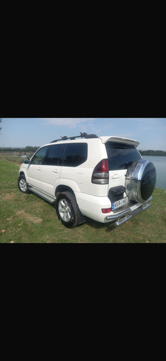 Toyota Land Cruiser Prado foto 3