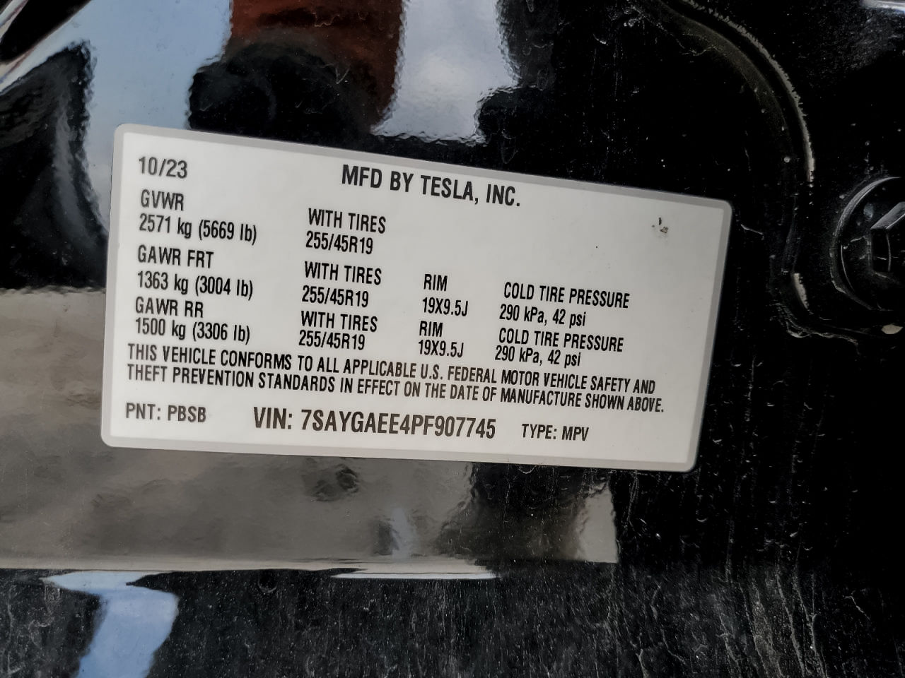 Tesla Model Y foto 11