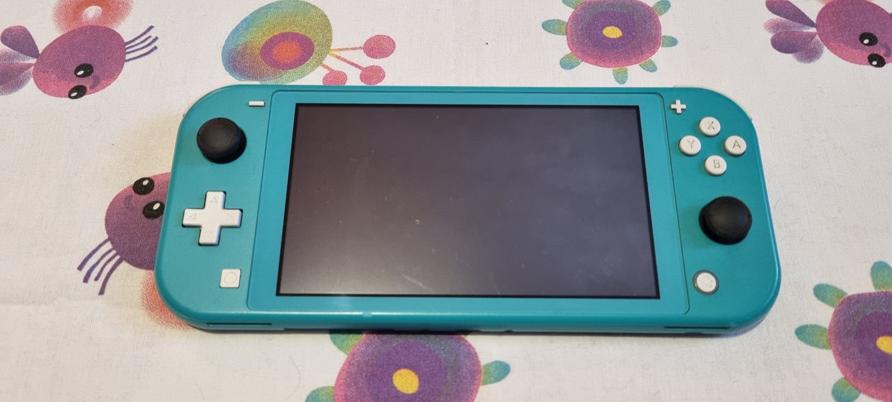 Nintendo Switch Lite (HDH-001)-продам