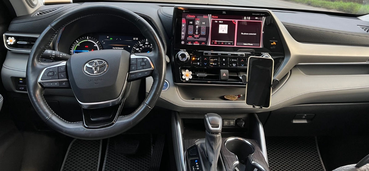 Toyota Highlander 2021 г. с пробегом 58000 км, Гибрид, 41000