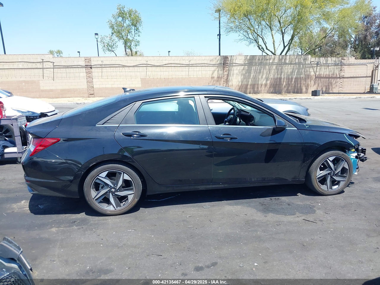 Hyundai Elantra фото 8