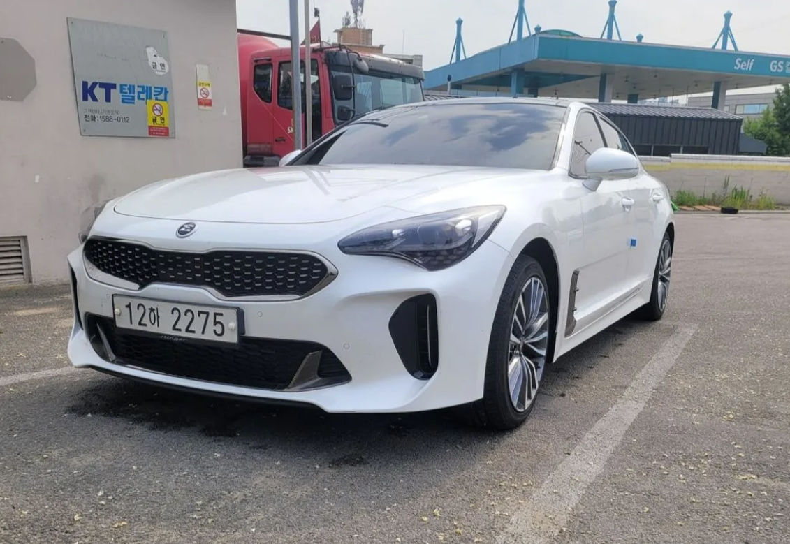 KIA Stinger foto 0