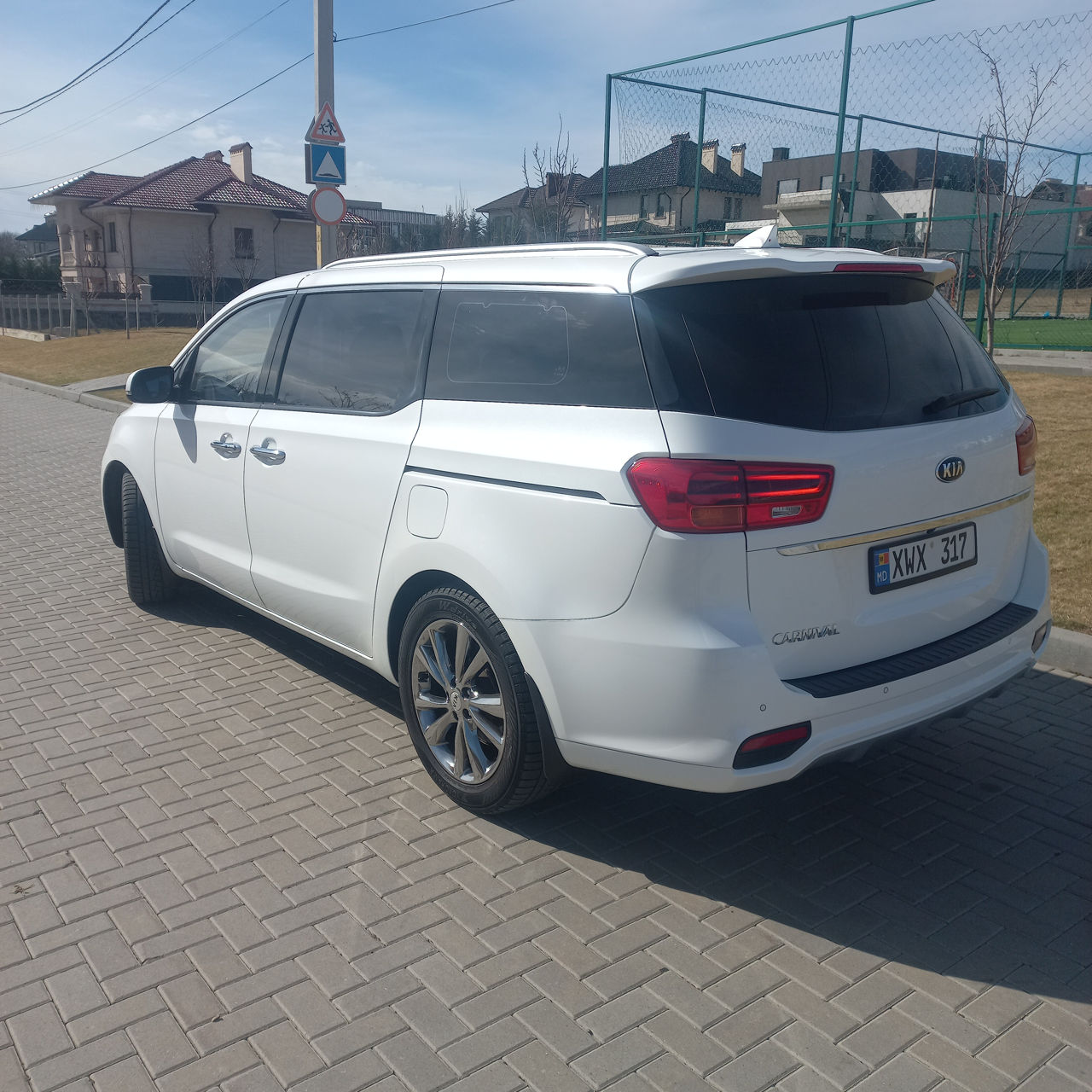 KIA Carnival фото 4