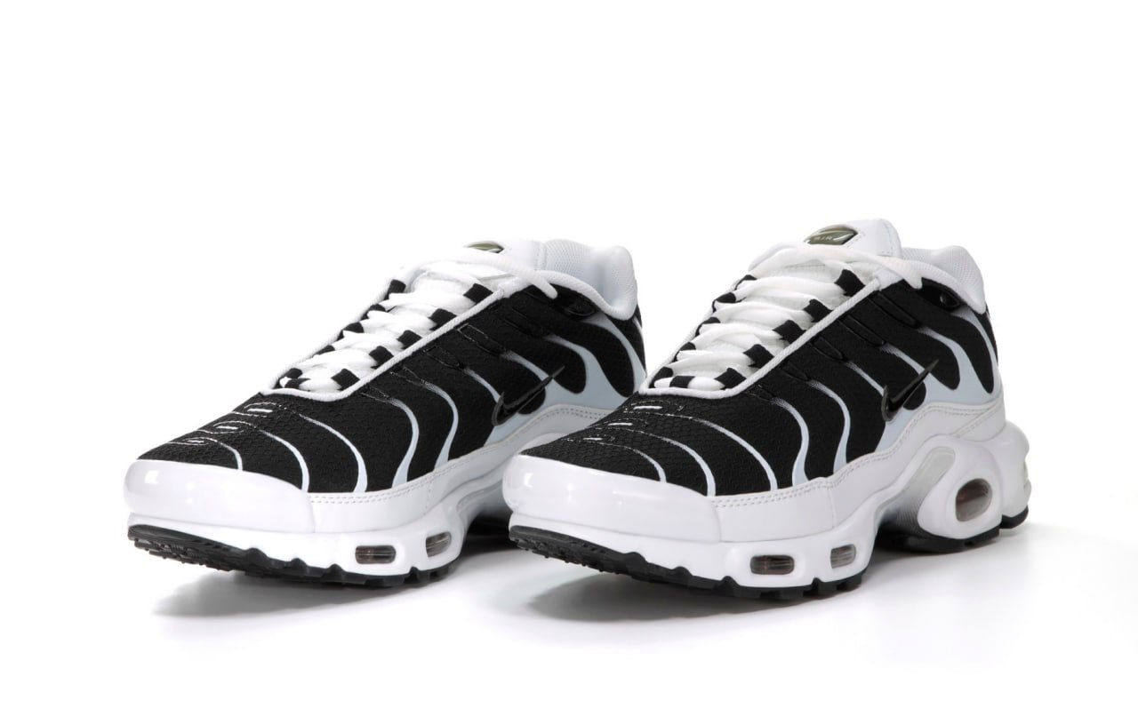 Nike Air Max Tn Plus Black/White foto 2