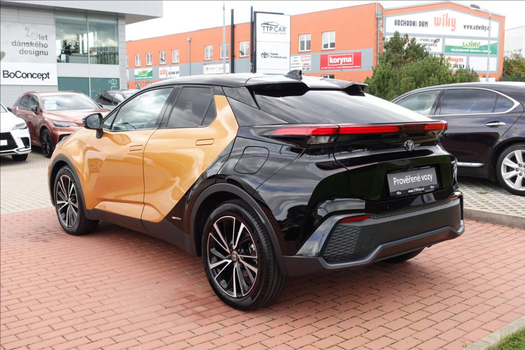 Toyota C-HR foto 8