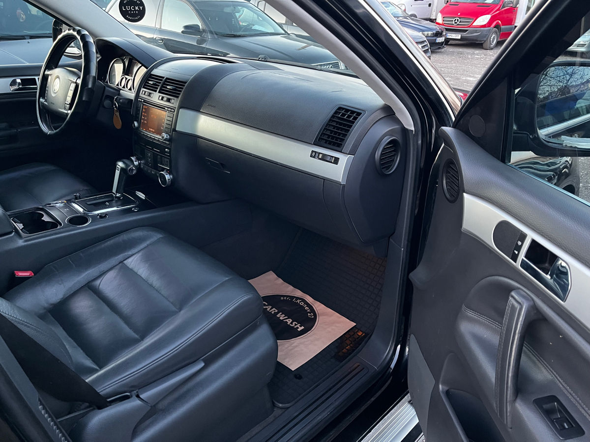 Volkswagen Touareg foto 8
