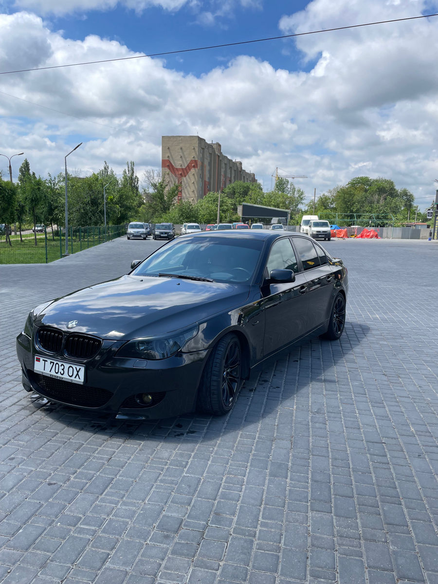 BMW 5 Series фото 1
