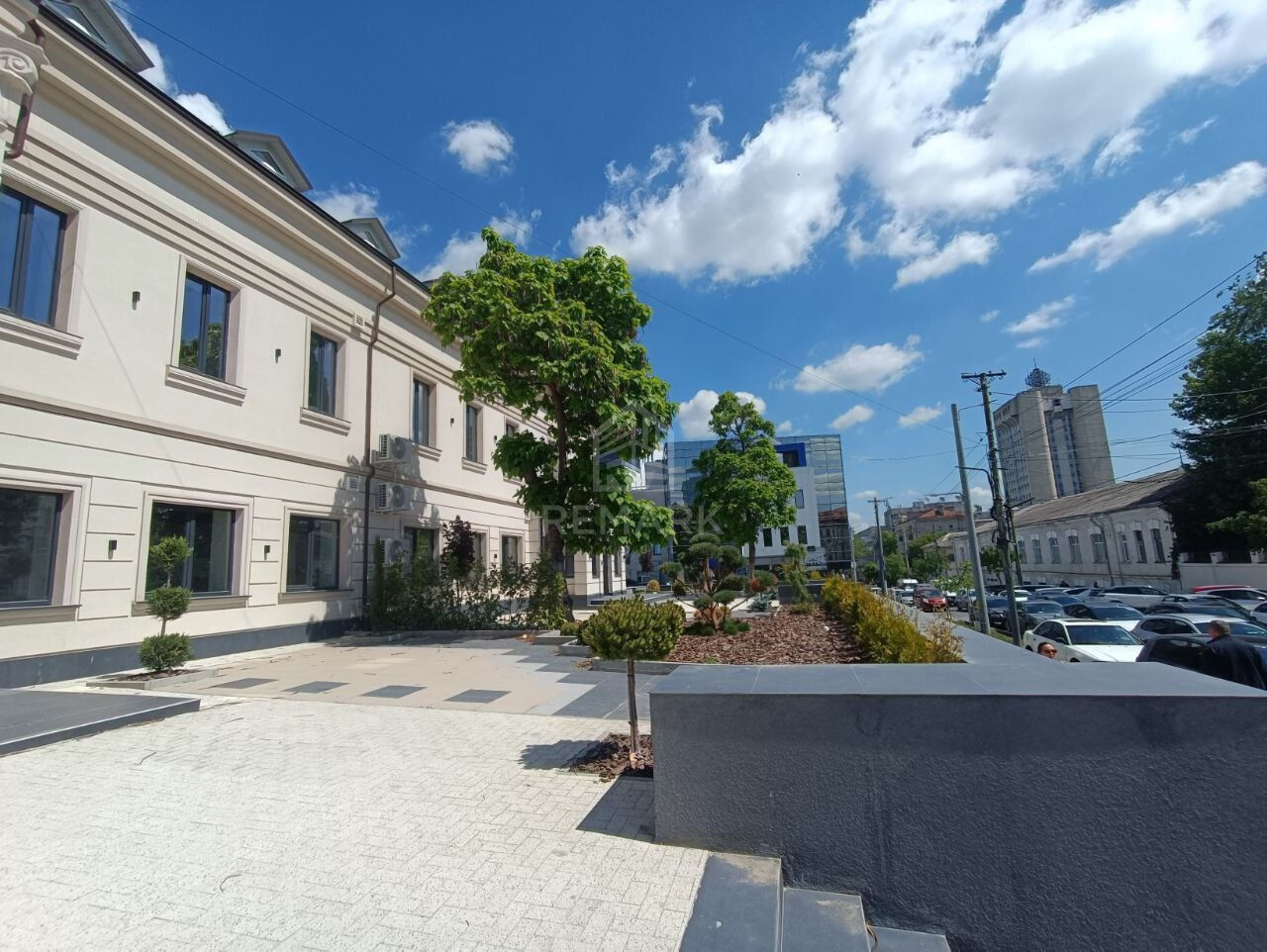 Chirie oficiu pe str. Tighina în centru de clasa A foto 1