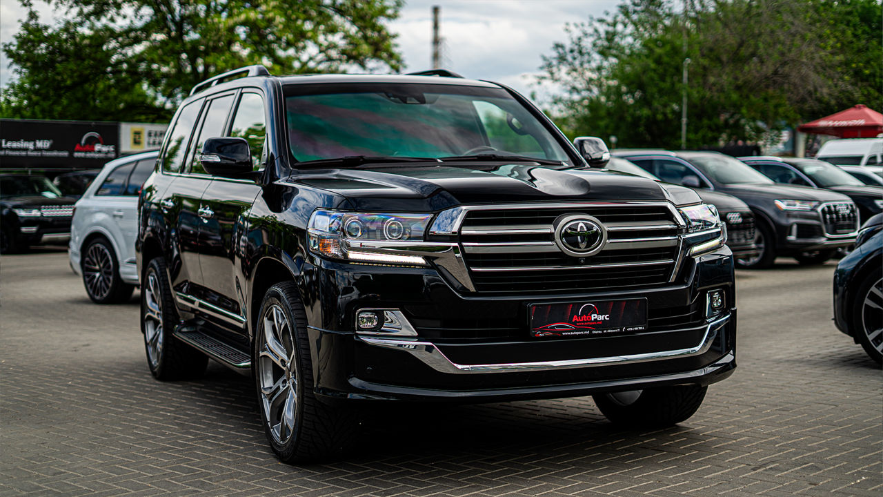 Toyota Land Cruiser фото 1