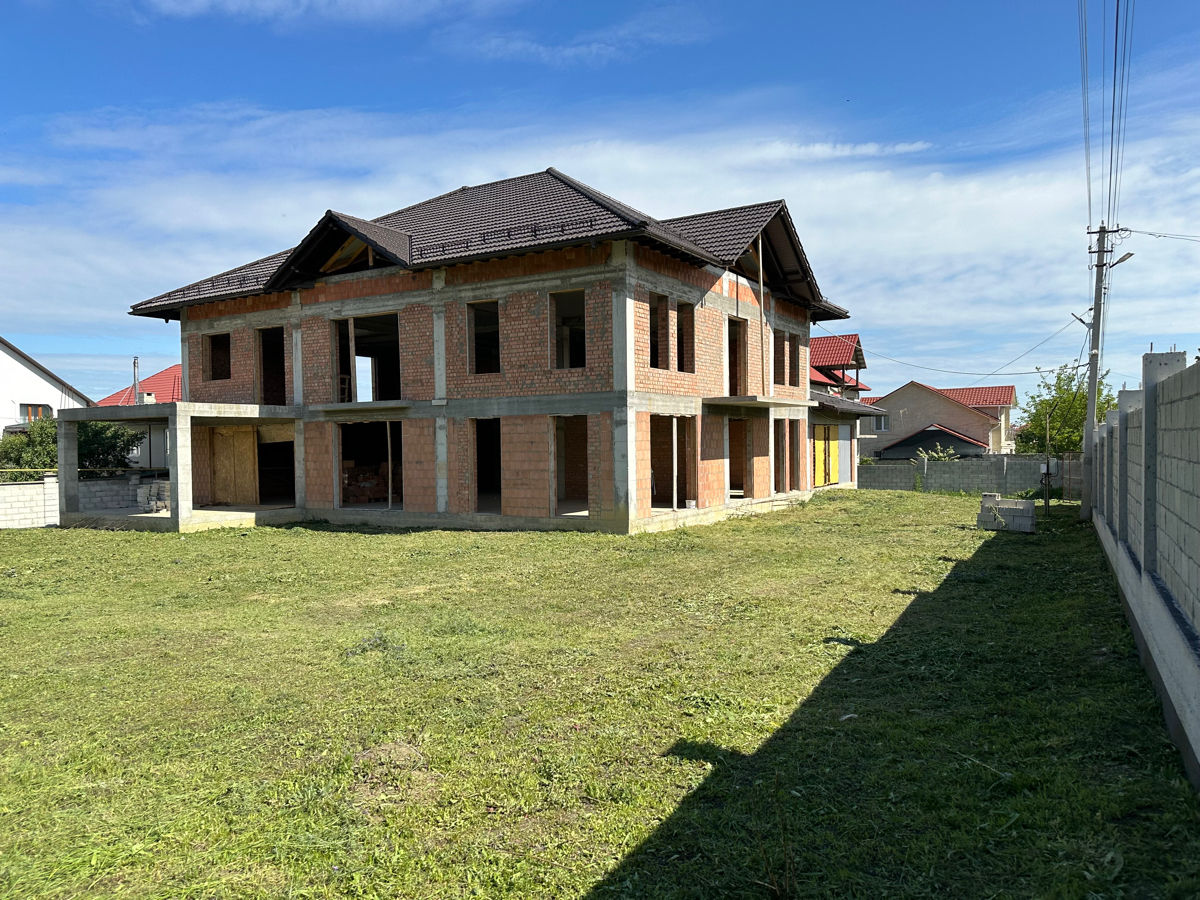 Casa la Pole Ciudes pe teren de 18 ari  ! foto 2