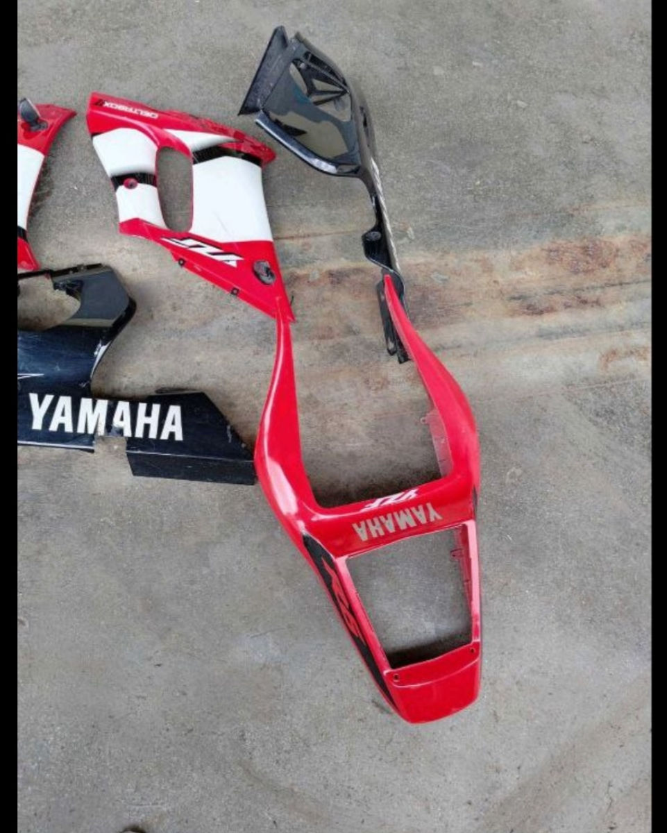 Yamaha R6 R1 plastic foto 1