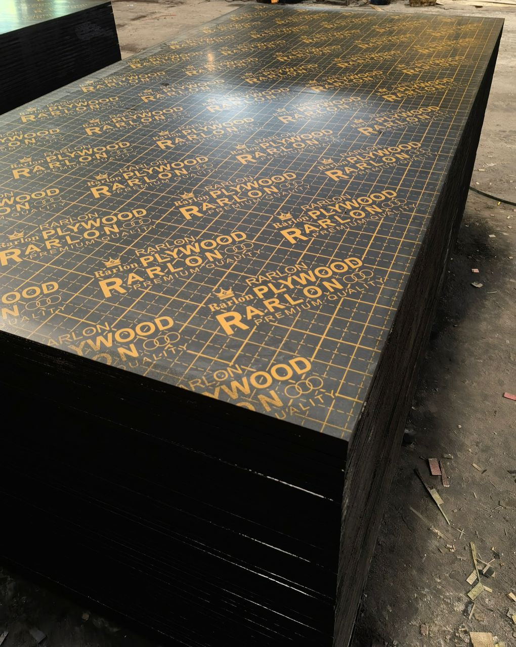 1250*2500 * 18mm Placaj laminat foto 0