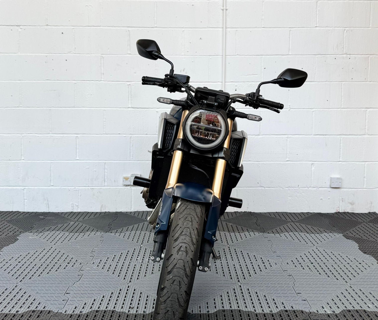 Honda CB650R foto 3