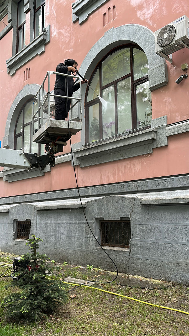 Spălarea faţadelor din sticlă, bond, panouri publicitare,acoperişuri din sticlă cu un sistem unic! foto 9