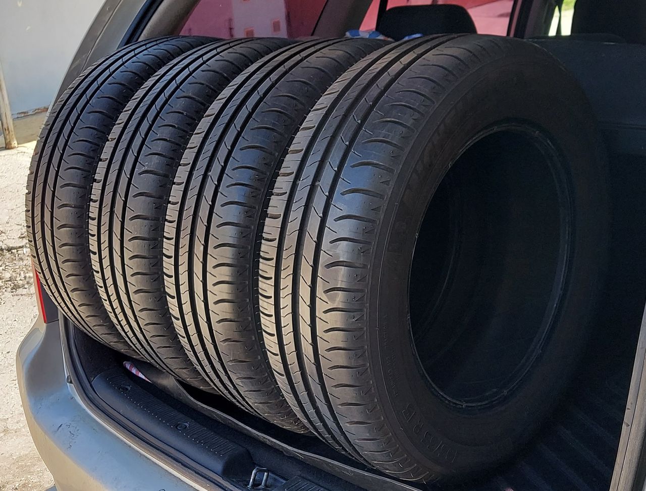 195/65-R15 - Michelin Energy Saver. Practic noi. 7,5 - 8 mm. Anul 2018.