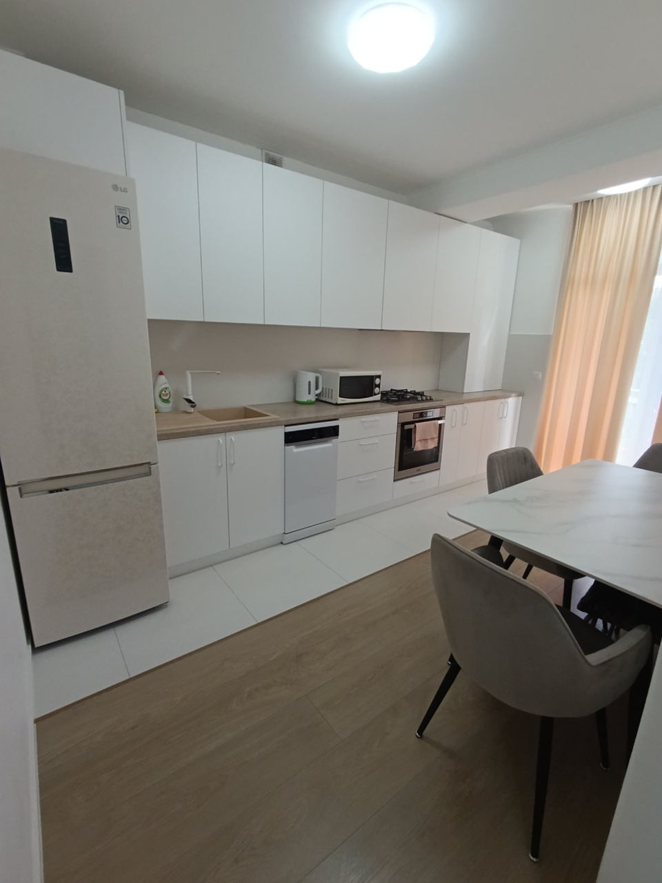 Apartament cu 1 cameră, 40 m², Centru, Chișinău foto 1