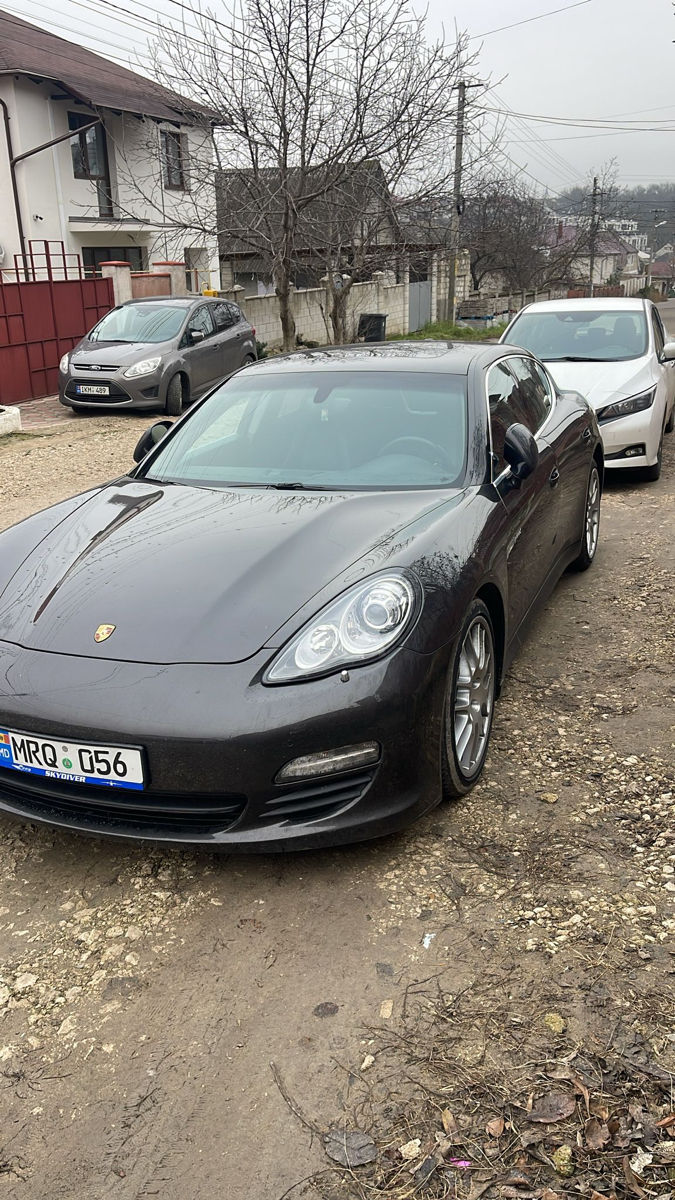 Porsche Panamera фото 0