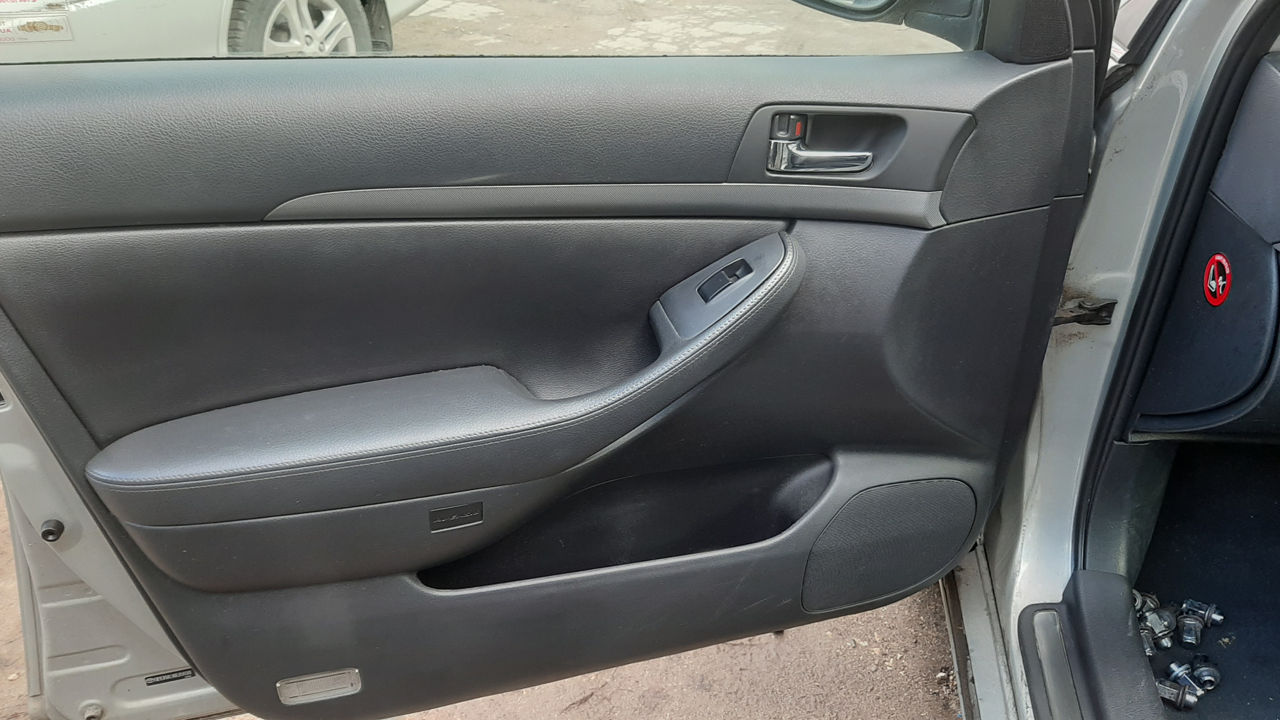 Toyota Avensis Piese foto 9