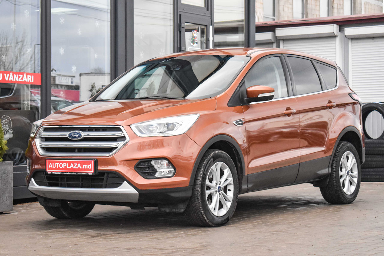 Ford Kuga foto 1