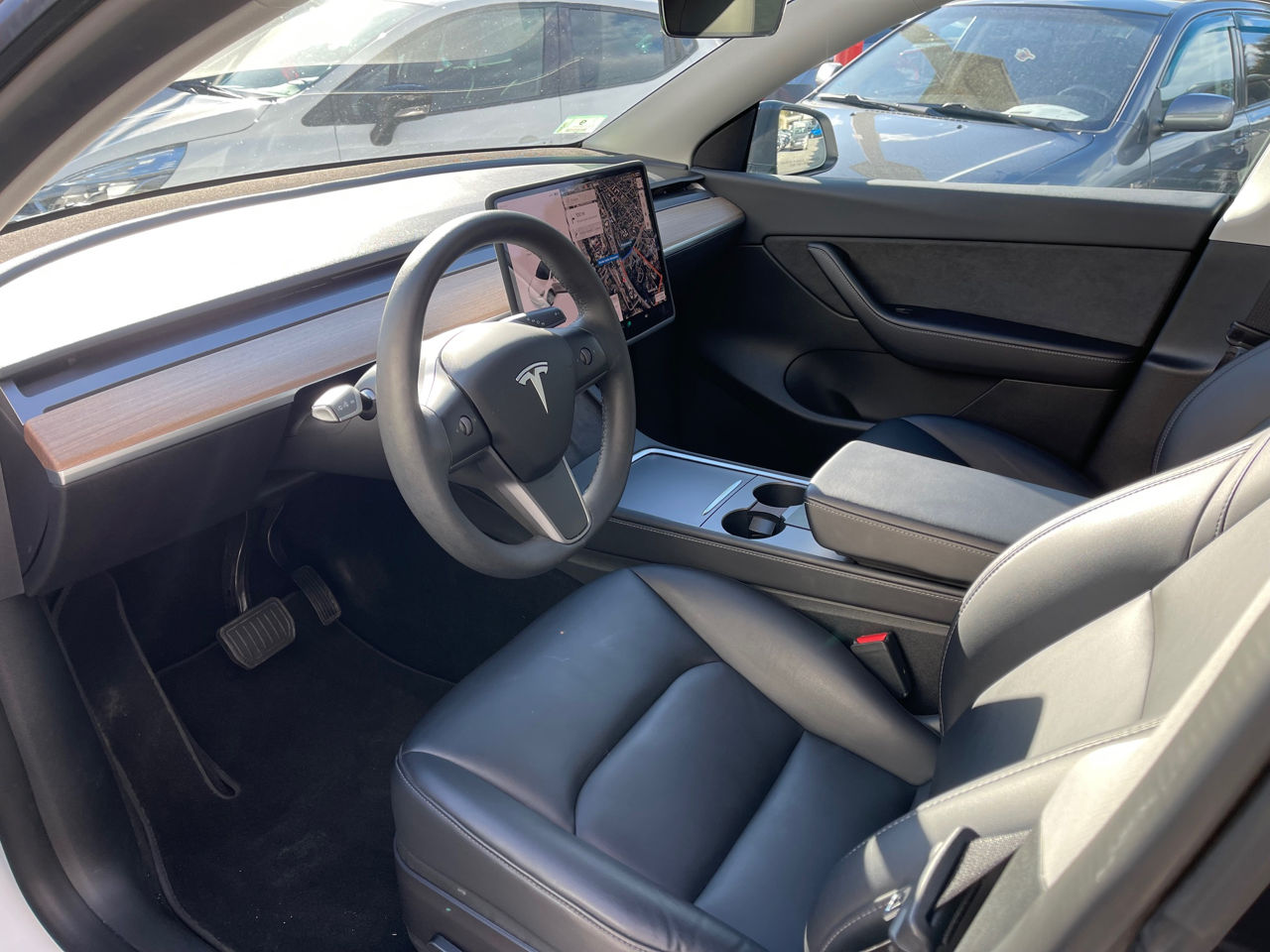 Tesla Model Y foto 7