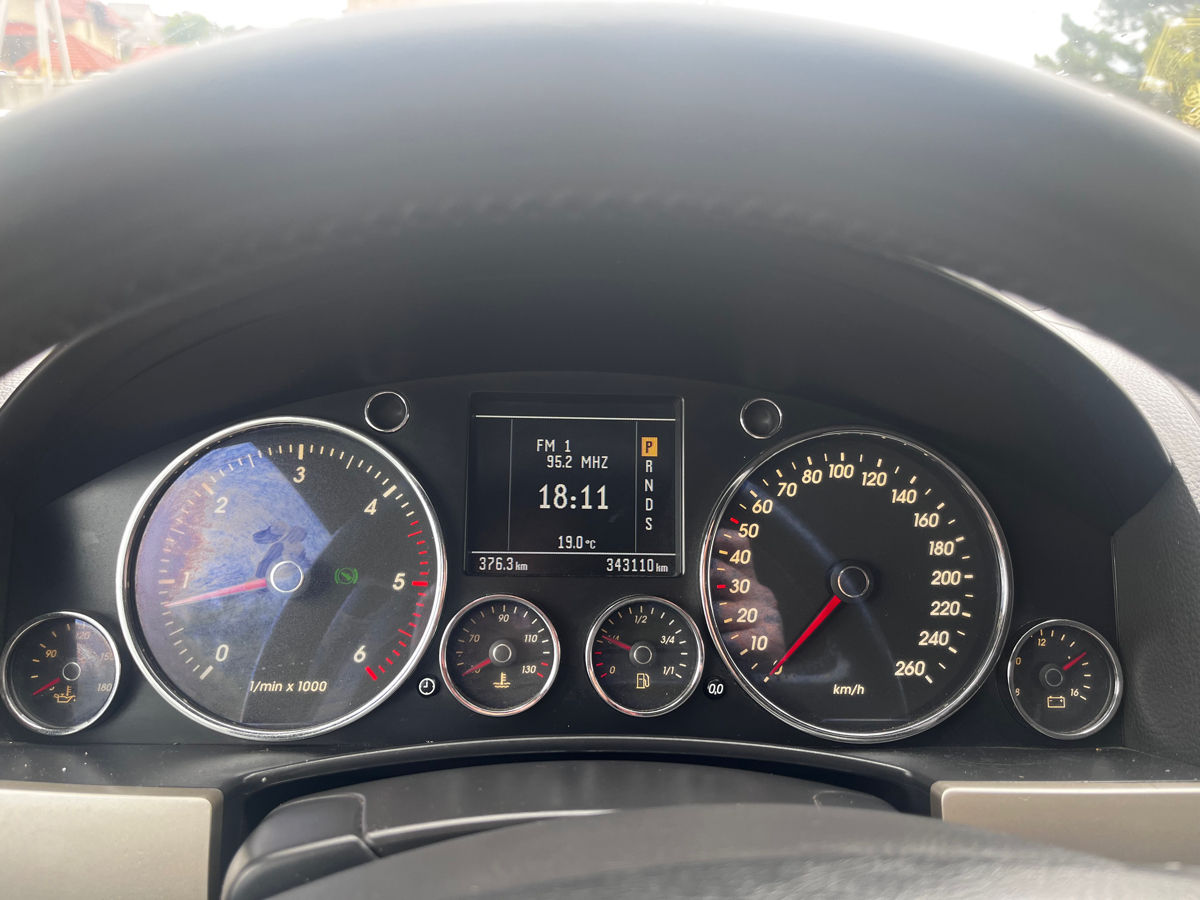 Volkswagen Touareg фото 8
