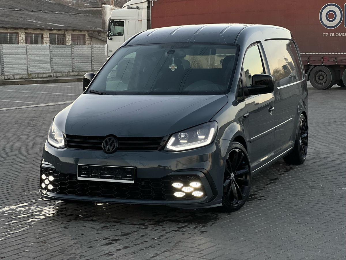Volkswagen Caddy an. 2015 cu rulaj 220000 km, Diesel, 11000 €
