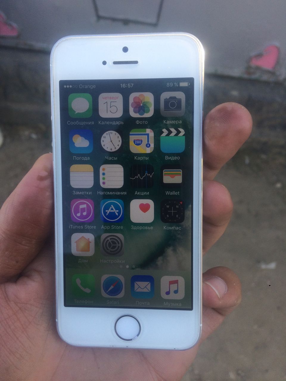 продам Iphone 5s 64 gb состоянние хорошое