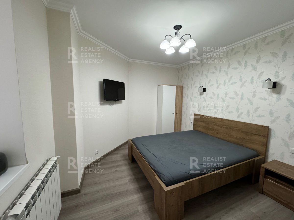 Apartament cu 2 camere, 81 m², Centru, Chișinău foto 2