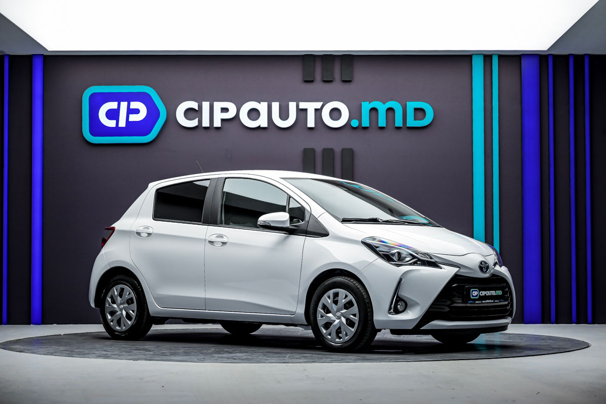 Toyota Yaris фото 0