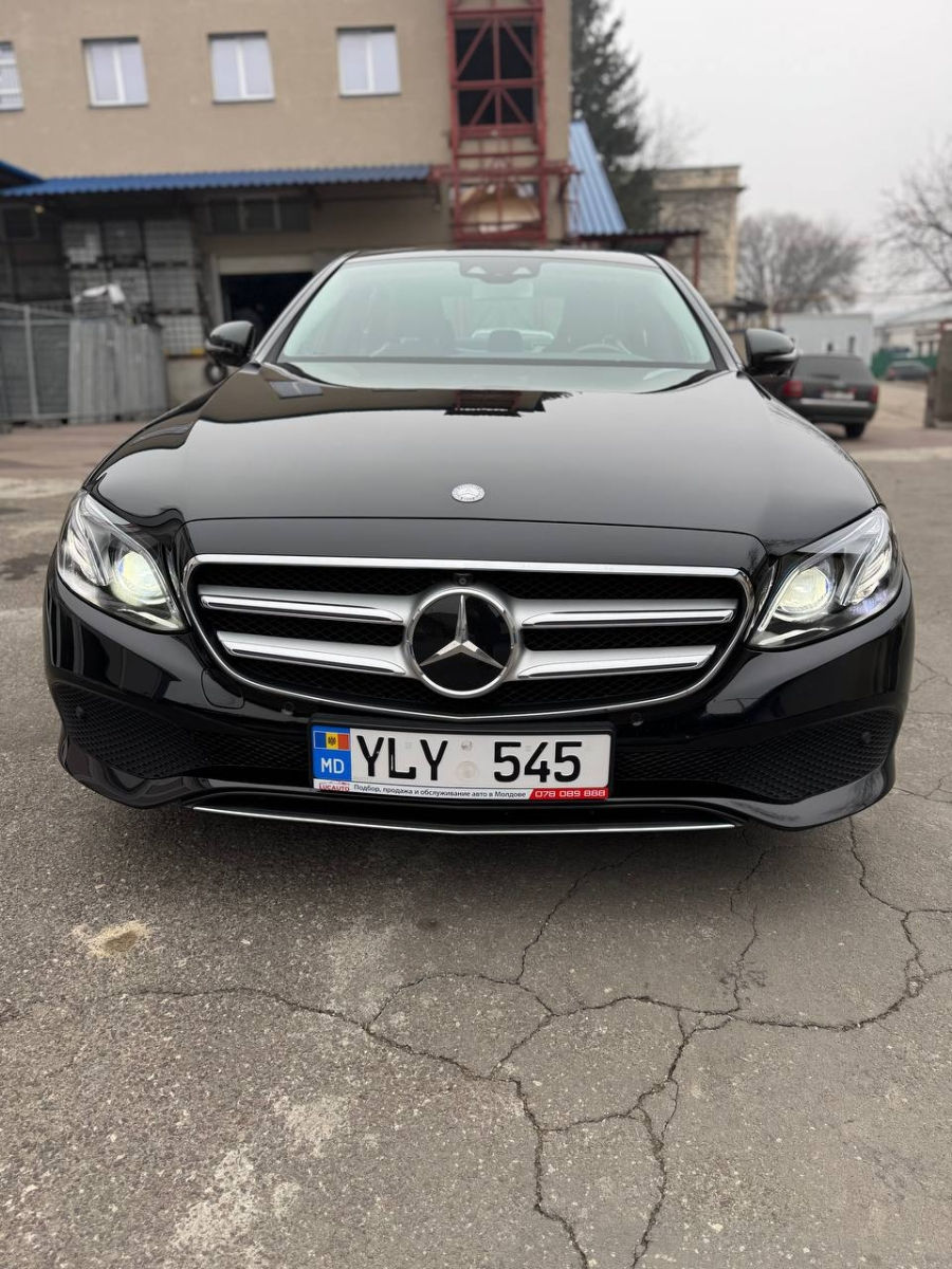 Mercedes E-Class фото 0