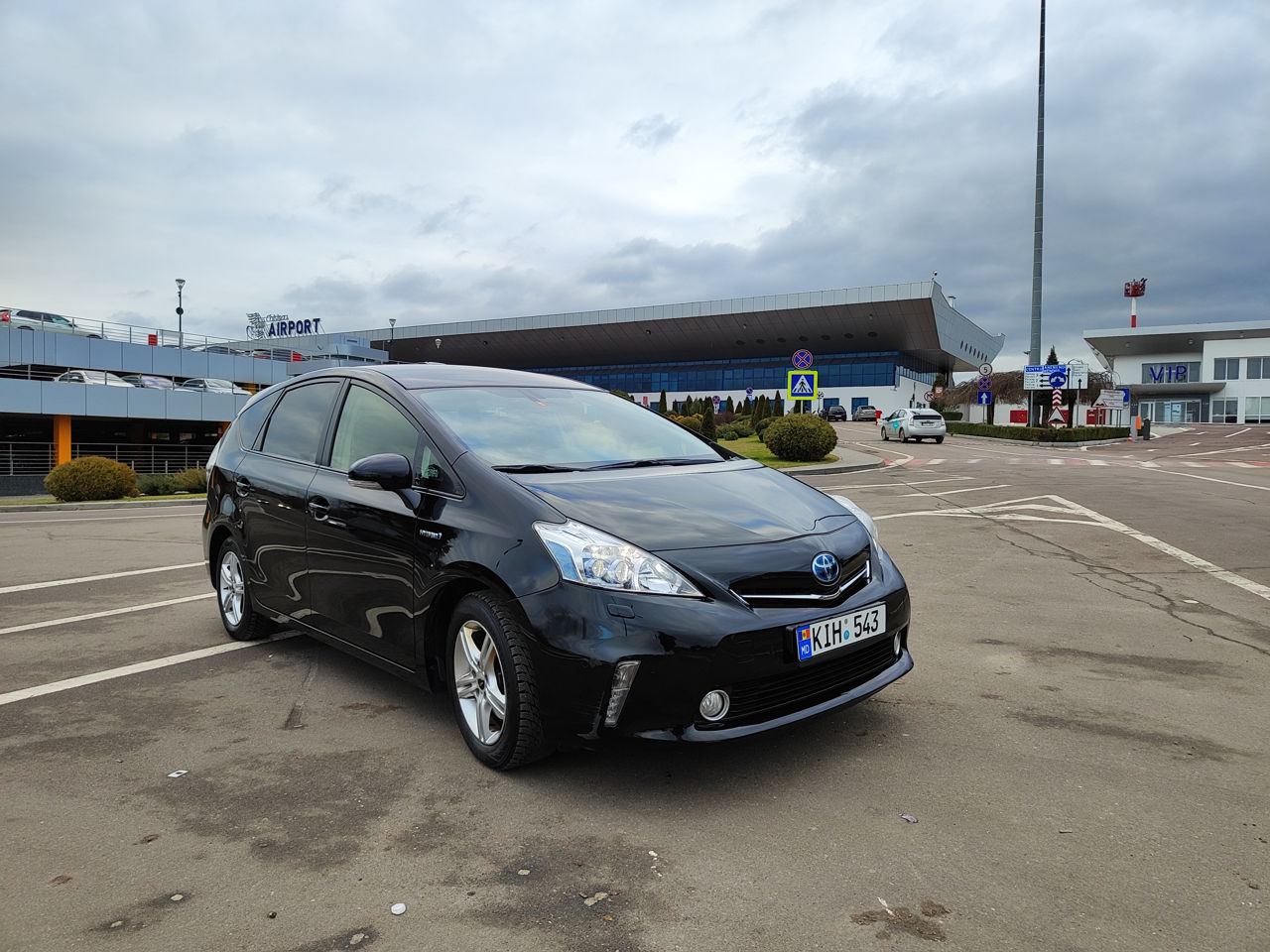 7 locuri Toyota Prius Plus în stare ideală!!! Dotat cu Panorama,  Salon din Piele, încălzire scaune foto 1