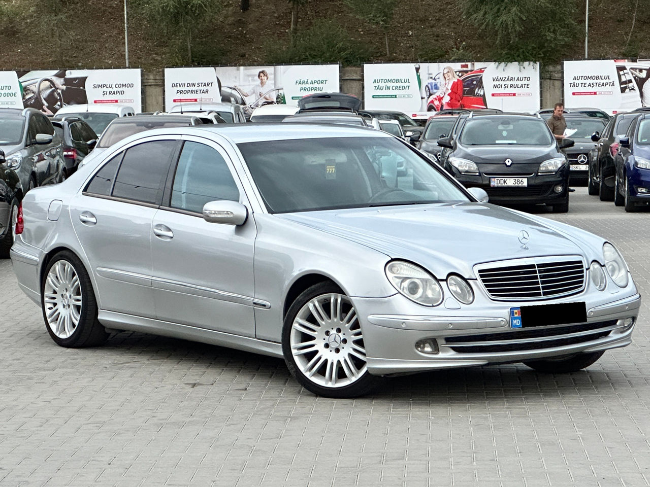 Mercedes E-Class foto 0