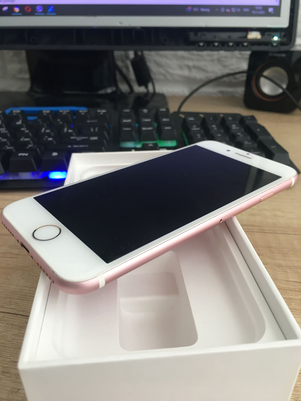 iPhone 7, Rose Gold, 32Gb foto 3