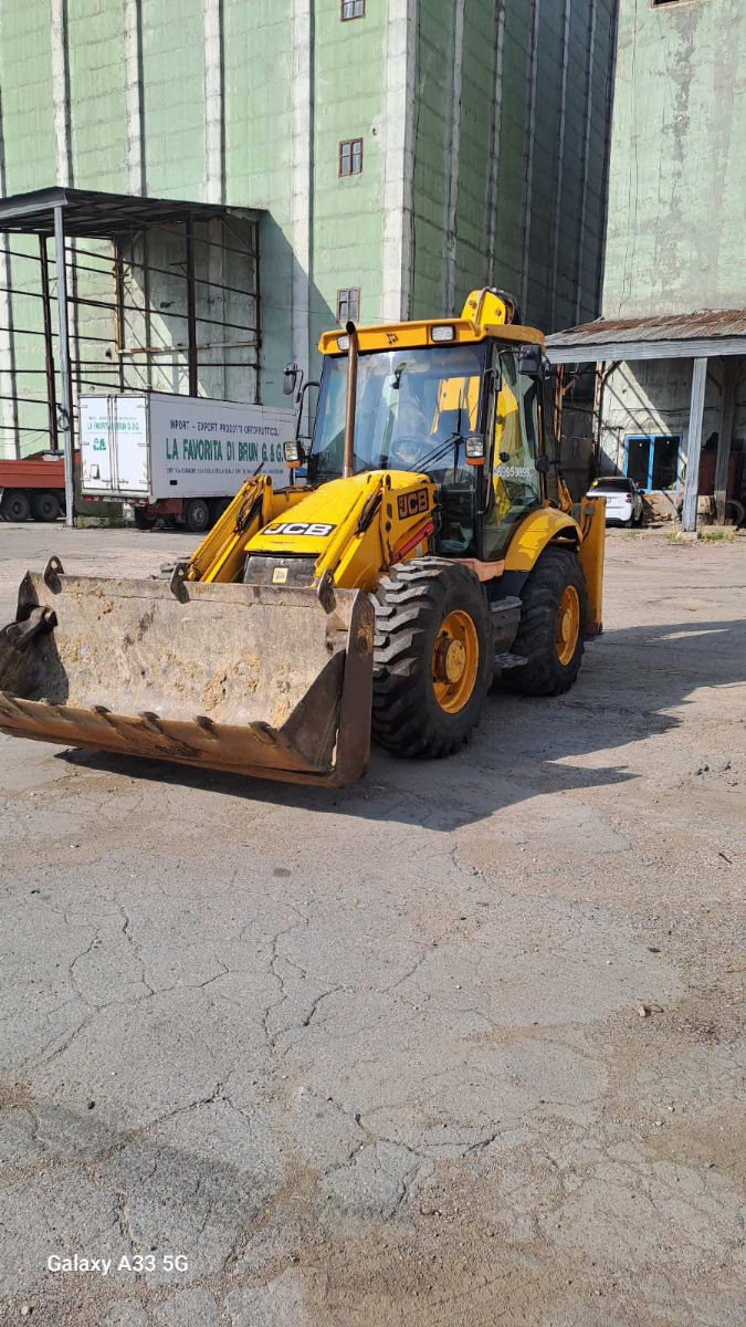 Se vinde buldoexcavator JCB 3cx Super foto 1