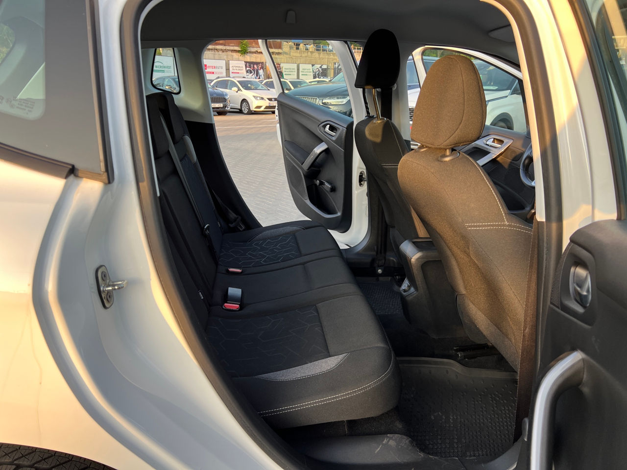 Peugeot 2008 фото 15