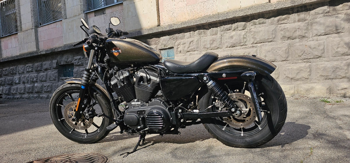 Harley - Davidson Sportster IRON 883 foto 6