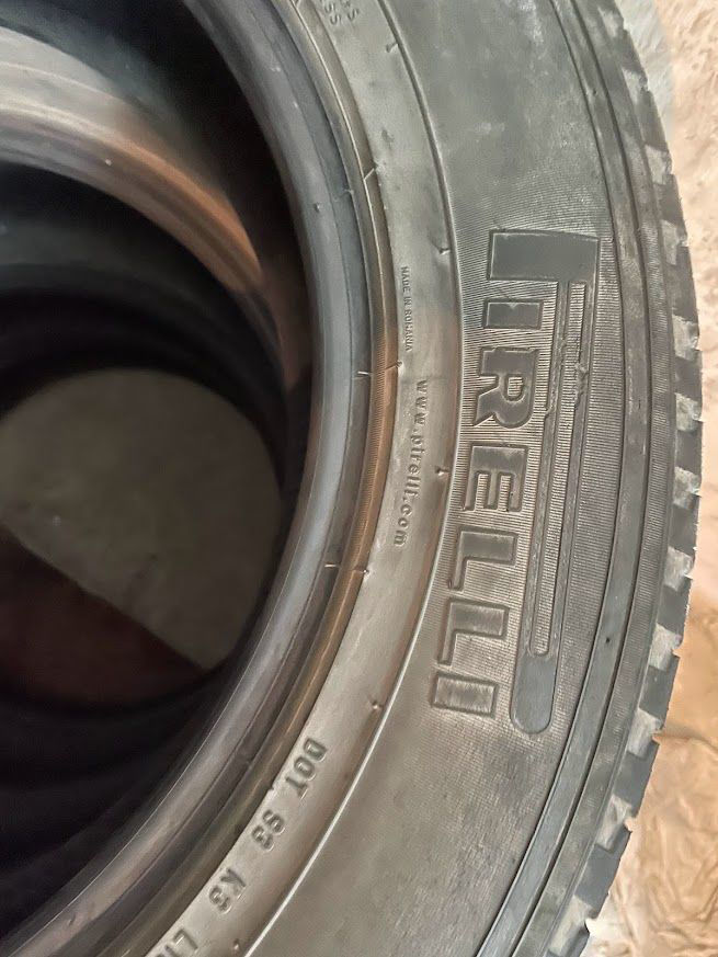 235 60 r18 Pirelli