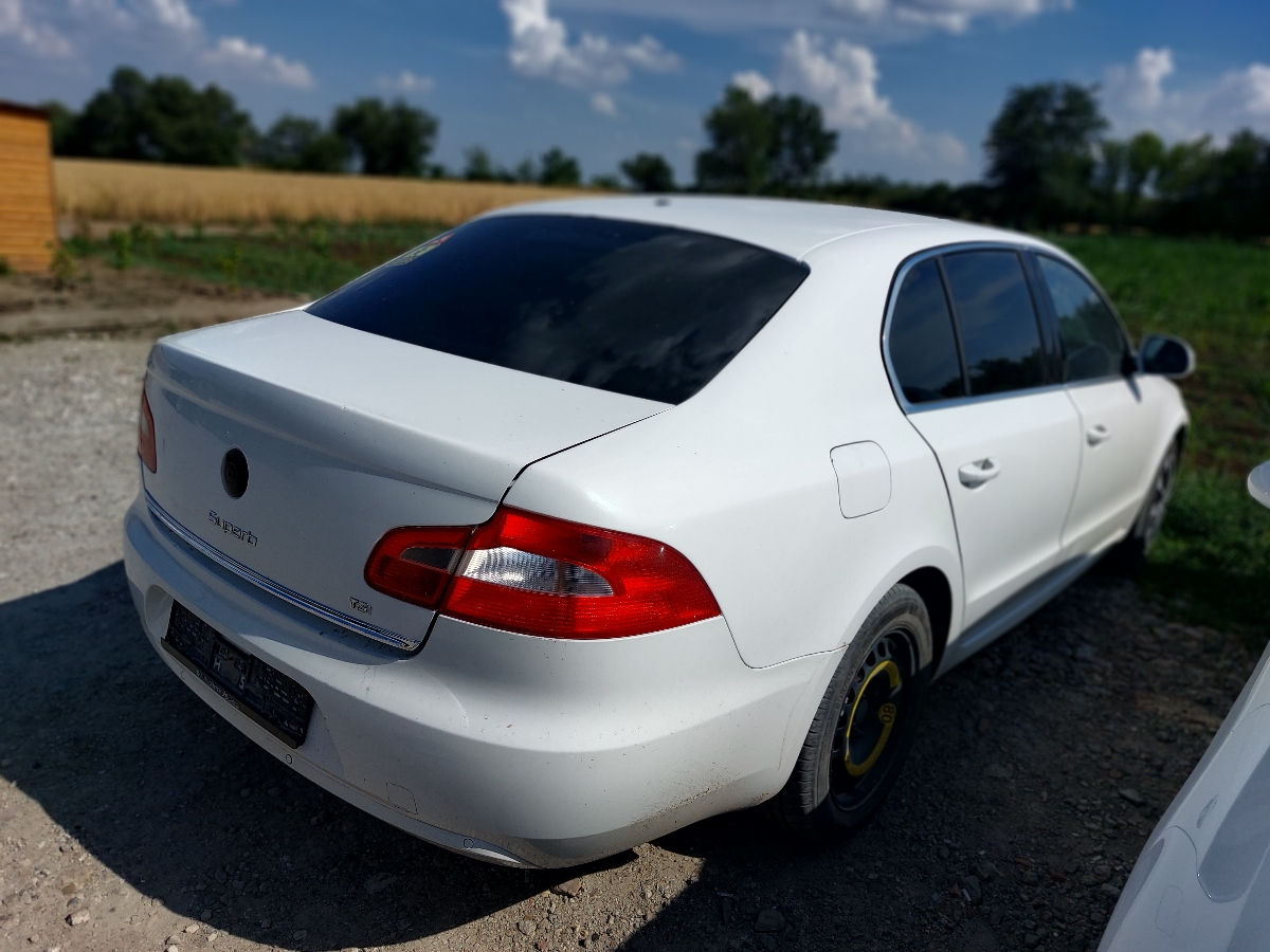 Запчасти Prius 20 и 30 Auris Honda Mitsubishi  Lexus  Tesla  Audi  Skoda Porshe Seat Opel foto 16