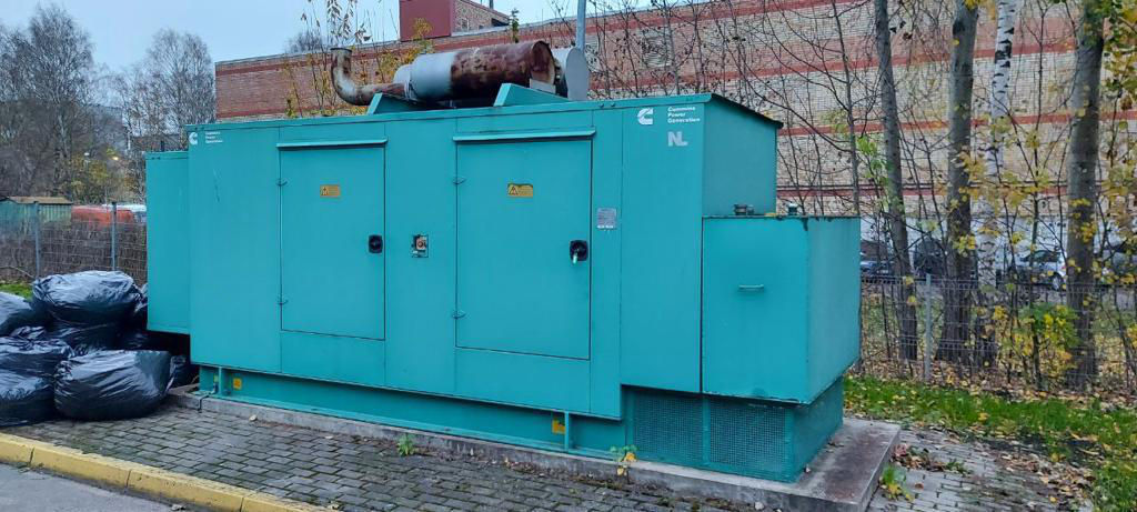 Generator 279kVA, Генератор