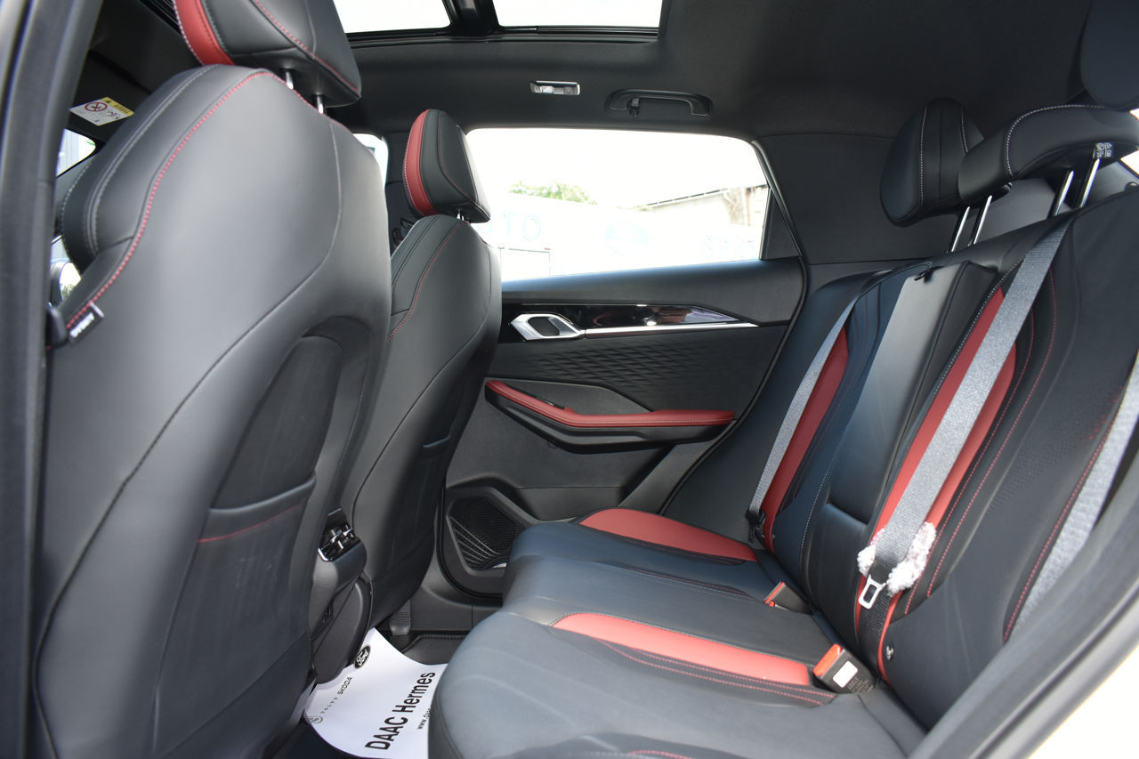Geely Coolray foto 14
