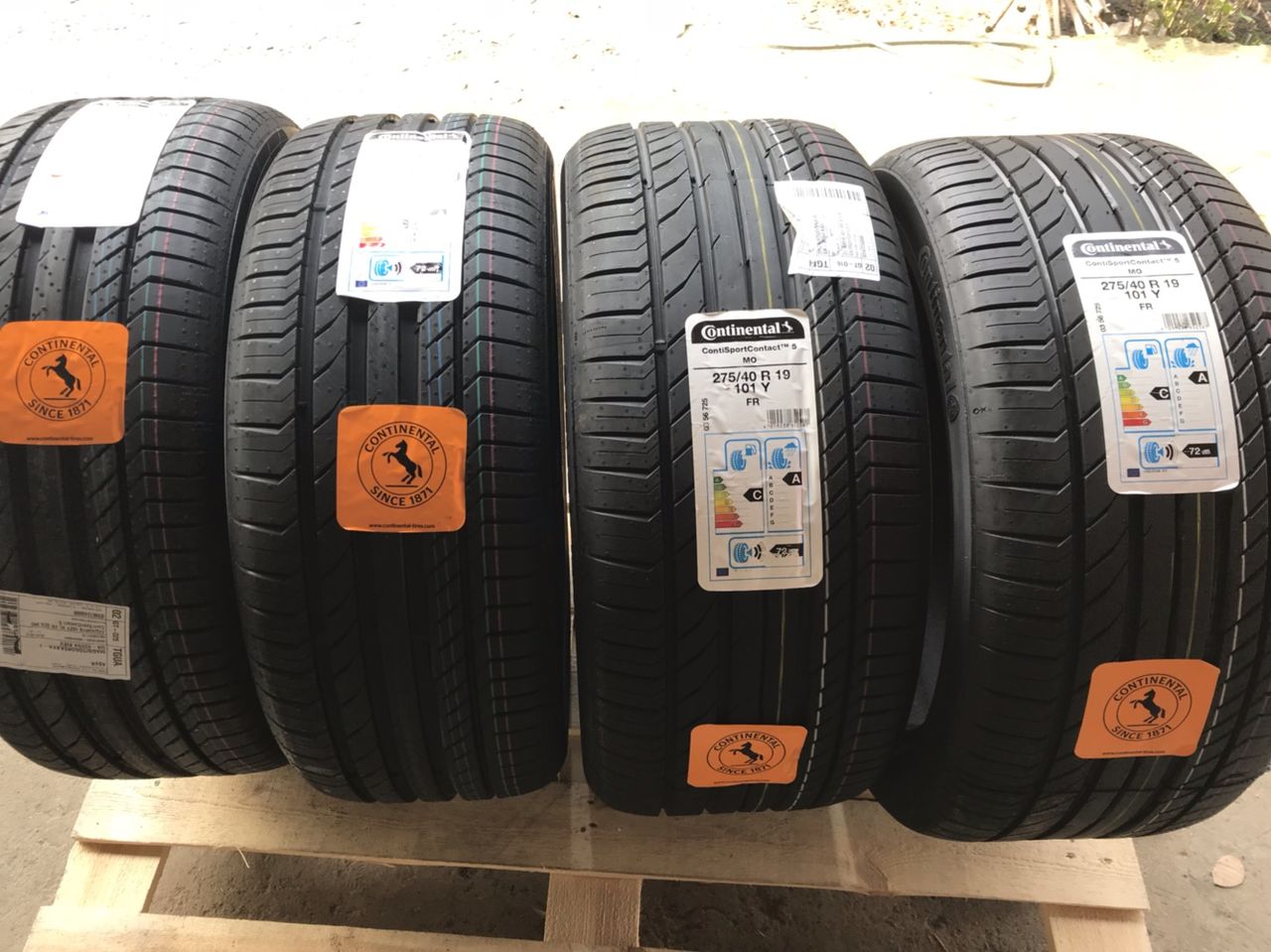 Шины 275 45 r19. Continental CONTISPORTCONTACT 5 255/50 r19. 285/45 R22 Continental. Континенталь шины 285 40 22. Continental CONTISPORTCONTACT 5 SUV 285/45 r20.